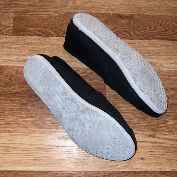 Black Canvas TOMS Alpargatas (size 6.5 womens) - Picture 6 of 10
